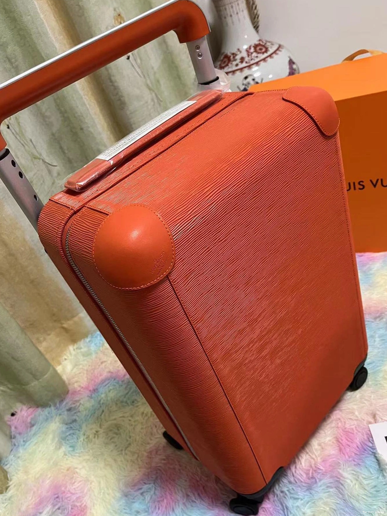 37L HORIZON CUSTOM ORANGE 55 CABIN SUITCASE 0824